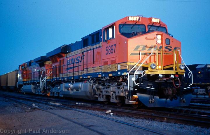 BNSF 5897 - DILWORTH, MN.jpg